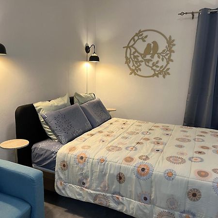 Newly Renovated Studio Apartment With Rooftop Pool, Few Steps To The Beach Flic-en-Flacq エクステリア 写真